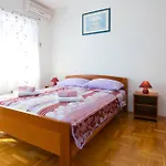 - Diklo 5887a شقة