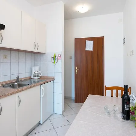 - Diklo 5887a Apartman *